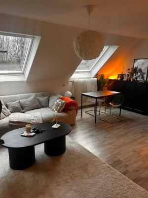 Stilvolle 3-Zimmer-DG-Wohnung mit viel Licht