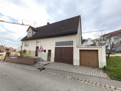 Modernisiertes Einfamilienhaus mit großem Garten