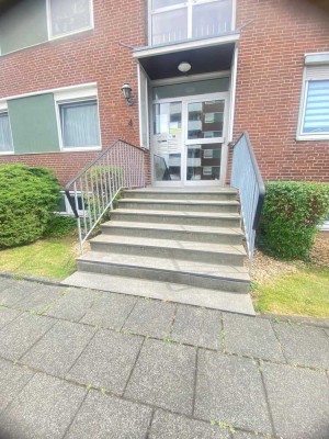 Stilvolle 4-Raum-Wohnung mit Balkon in Köln Pesch