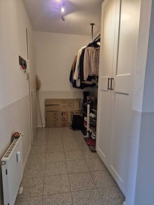 Lichtdurchflutete 2-Raum-Wohnung mit Balkon und Einbauküche in Konstanz
