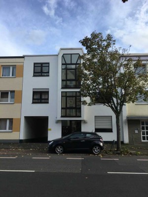 Köln/Wesseling Modernisierte 2-Zimmer-DG-Wohnung mit Balkon und Einbauküche
