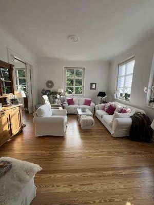3 Zimmer Wohnung mit Balkon in Jugendstilvilla
