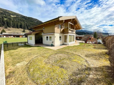 Bramberg am Wildkogel: Einziehen &amp; Wohlfühlen – Wohnhaus mit Gartenparadies in Naturlage