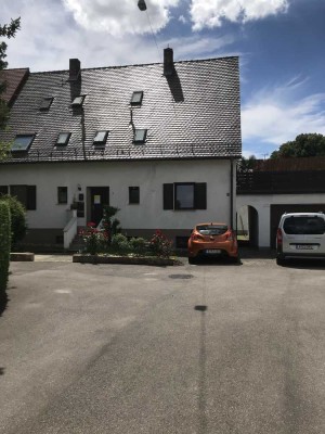 Schöne 2-Zimmer-DG-Wohnung in Augsburg, Göggingen