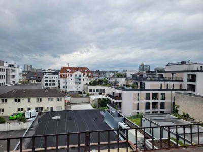 Helle 3 Zimmer-Wohnung im DG und TG-Stellplatz