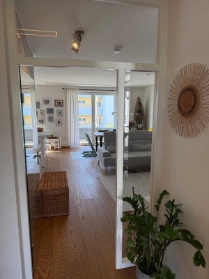 Moderne, hochwertige 4-Raum-Wohnung mit Balkon und EBK in München Obersendling
