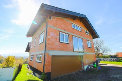 Interessantes Mehrfamilienhaus - Potential zum Anlageobjekt inkl. traumhafter Aussicht!