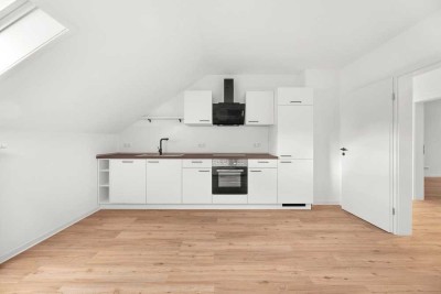 Helle kernsanierte Dachgeschosswohnung mit neuer Einbauküche in zentraler Lage von Hof