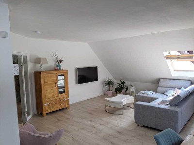 Freundliche und gepflegte 4-Zimmer-Dachgeschosswohnung in Kleinostheim