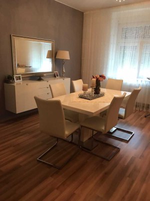 Modernisierte 4-Zimmer-Wohnung mit Balkon und Einbauküche in Ludwigshafen am Rhein