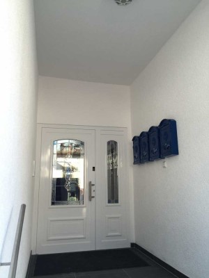 Helle Hochparterre 1,5 Zimmer Wohnung mit eigenem Gartenanteil