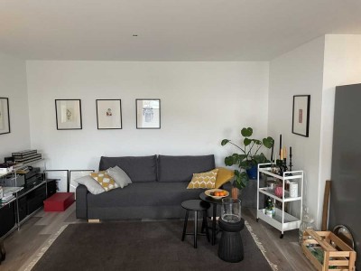 Neuwertige Wohnung mit zwei Zimmern und Garten