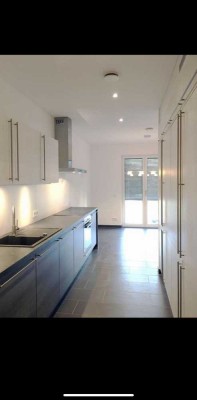 Erstbezug nach Sanierung mit Balkon: attraktive 4-Zimmer-Wohnung in Rheda-Wiedenbrück