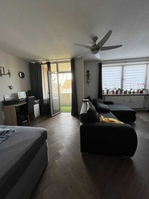 1 Zimmerwohnung mit Einbauküche und Balkon