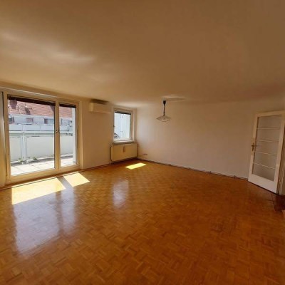 Dachgeschoß Wohnung mit Terrase!