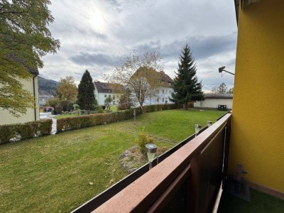 4 Zimmer Eigentumswohnung im Hochparterre mit südseitiger Loggia und Garage