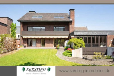 Beeindruckendes Familiendomizil mit wunderschönem Garten-Paradies in bester Lage von St. Tönis!