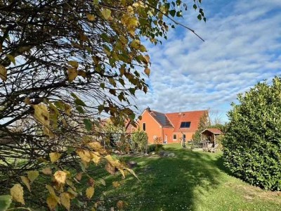 Charmantes Landhaus mit großem Grundstück - Nähe Schwerin ***Provisionsfrei***