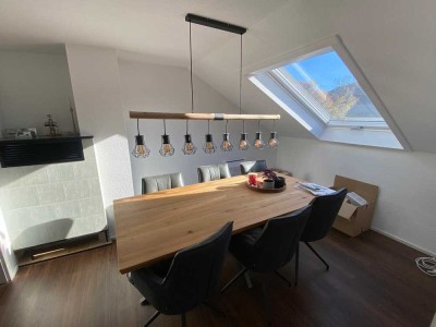 Top- moderne 2,5 Zi- DG Whg mit EBK, neue Elektrik, Balkon in Fellbach