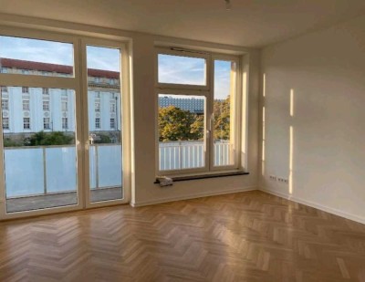 Stilvolle 1,5-Zimmer-Wohnung mit gehobener Innenausstattung mit Balkon in Dresden sucht Nachmieter.