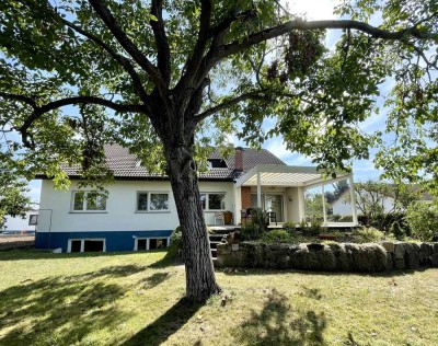 Sehr interessantes und vielseitiges Mehrfamilienhaus in ruhiger Wohngegend