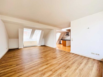 Schöne und zentrale 4-Zimmer-Dachgeschosswohnung
