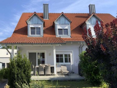 Gepflegtes Doppelhaus mit Herz und Komfort - Wo Qualität auf Gemütlichkeit trifft