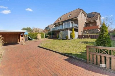 DHH für 4 Personen
+ EBK + Balkon mit Fernsicht
+ Carport + 2 Stellplätze
auf modernem Stand