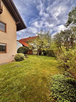 Idyllische 3-Zimmer-Gartenwohnung mit Einzelgarage ab sofort frei