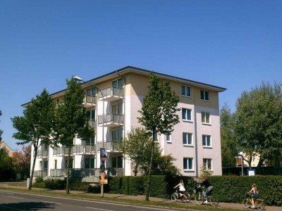 - neu sanierte - 2 Zimmerwohnung mit Einbauküche