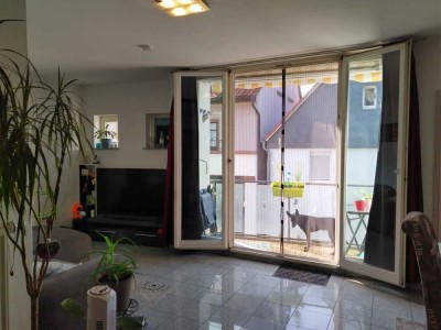 Schöne lichtdurchflutete 2 Zimmer Wohnung