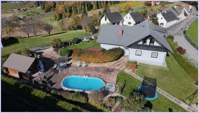 Wohnen, wo andere Urlaub machen – Einfamilienhaus mit Pool &amp; Panorama in Bad Gleichenberg.