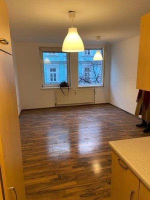 Moderne 2-Zimmer-Wohnung in Top-Lage - 1110 Wien Simmering - Garagenplatz