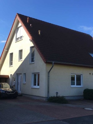 Gepflegtes 5-Zimmer-Doppelhaus in Minden mit Carport und Stellplatz
