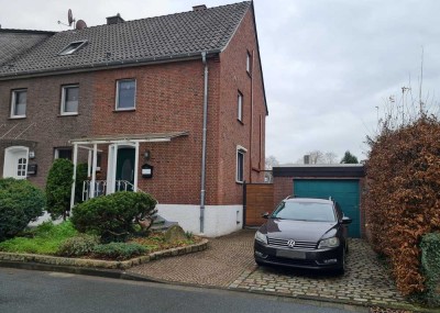 Stadtnahes, modernisiertes Reihenendhaus mit großem Garten