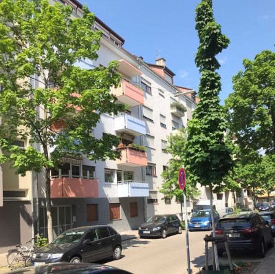 Zentral & charmant: Teilmöblierte Wohnung mit Küche und Co-Working Feeling