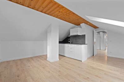 Renovierte 2,5 Zimmer Wohnung mit eigenem Gartenteil und Einbauküche