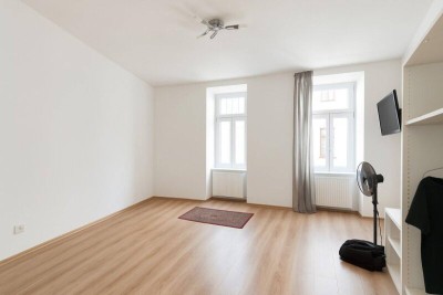 MACH ES ZU DEINEM PROJEKT - 2 Zimmer - ca. 41 m² WFL - sanierungsbedürftig - nähe Rochusmarkt - U-BAHN