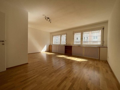 ERSTBEZUG nach Renovierung + PERFEKT für Singles + RUHIG + nächst Yppenmarkt!