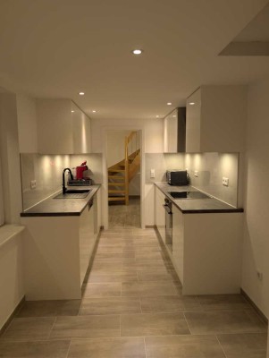 1250 € - 140 m² - 3.0 Zi.