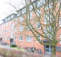 Freundliche 3-Zimmer Wohnung mit Balkon und Einbauküche.