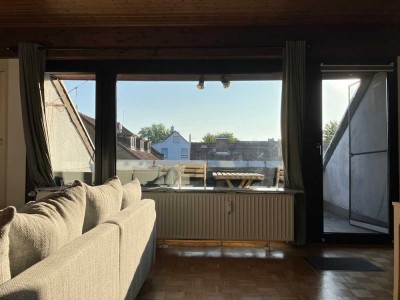 Stilvolle 3-Raum-Maisonette-Wohnung mit Balkon und Einbauküche in Frankfurt am Main