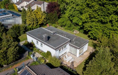 Wohnkomfort auf ganzer Linie: Großzügiger Bungalow mit Gartenidylle in Niederwenigern