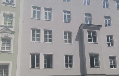 Jahrhundertwendehaus, 4- Zimmerwohnung mit Parkett und hohen Räumen von privat