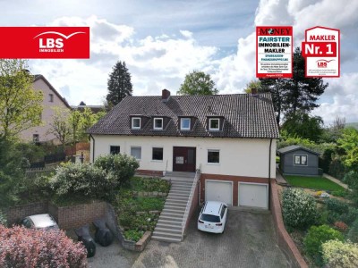 Ideal für die kleine Familie: Erdgeschosswohnung in zentraler Lage mit Garage und Garten..