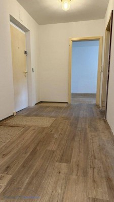 KAUF SALZBURG STADT - Nähe Andräviertel - Weiserhofstraße: Großzügige 84 m² 3-Zimmer-Wohnung mit 12 m² Süd-Loggien - renovierungsbedürftig