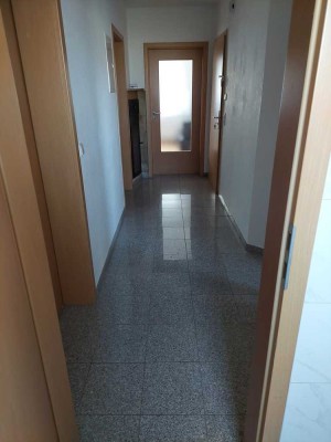 Stilvolle 4-Zimmer-Wohnung mit Balkon und EBK in Ludwigsburg