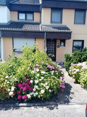 Großes Reihenhaus mit Einliegerwohnung in schöner Umgebung