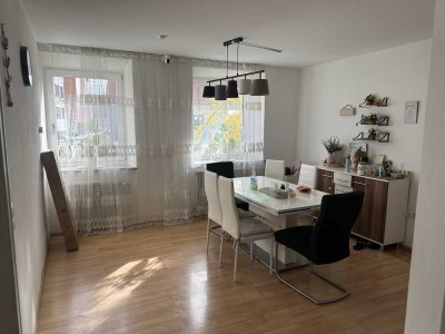 Zentrale 5-Zimmer-Wohnung mit Dachterrasse