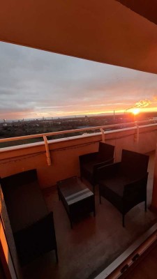 Schöne lichtdurchflutete Wohnung in luftiger Höhe
